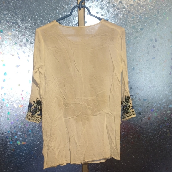 Embroidered Green, White and Blue Women's Top - Picture 10 of 12